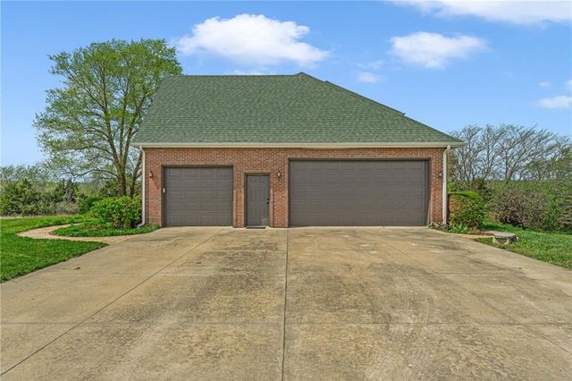 1548 N 800 Road, Baldwin City, KS 66006
