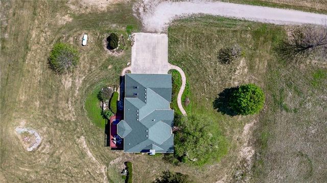 1548 N 800 Road, Baldwin City, KS 66006