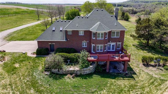 1548 N 800 Road, Baldwin City, KS 66006
