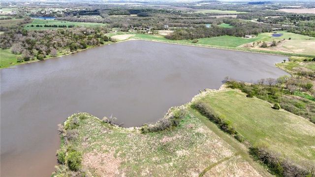 1548 N 800 Road, Baldwin City, KS 66006