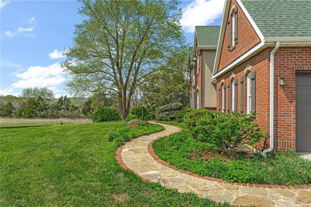 1548 N 800 Road, Baldwin City, KS 66006