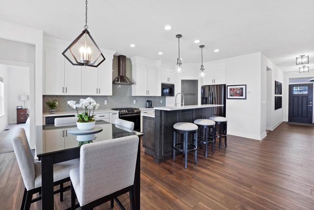 2929 Mendota DRIVE, Oconomowoc, WI 53066