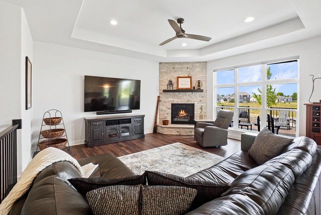 2929 Mendota DRIVE, Oconomowoc, WI 53066
