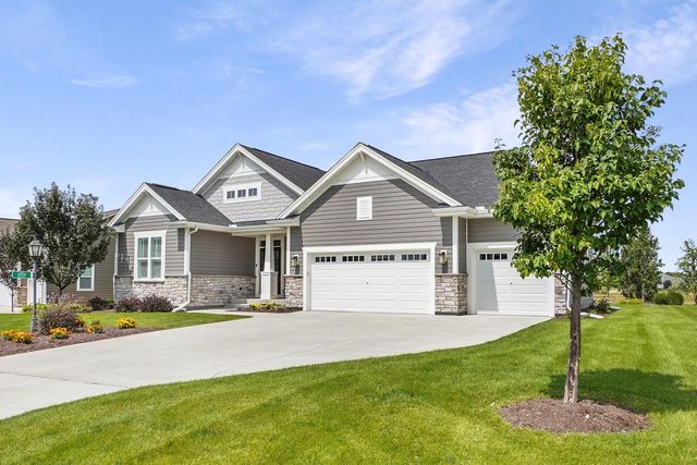 2929 Mendota DRIVE, Oconomowoc, WI 53066