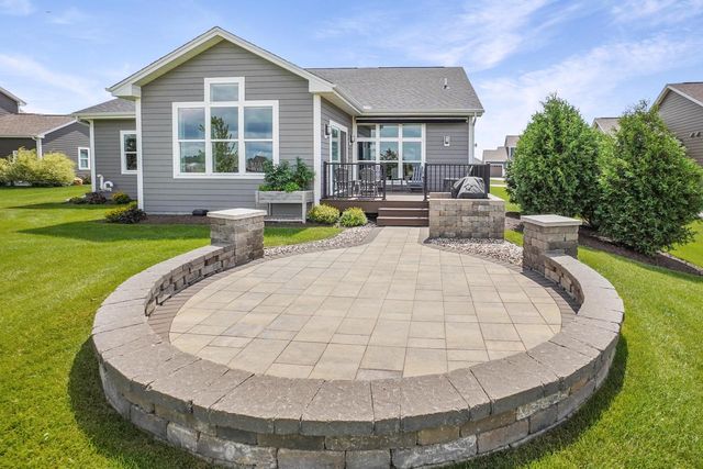 2929 Mendota DRIVE, Oconomowoc, WI 53066