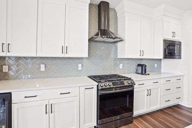 2929 Mendota DRIVE, Oconomowoc, WI 53066