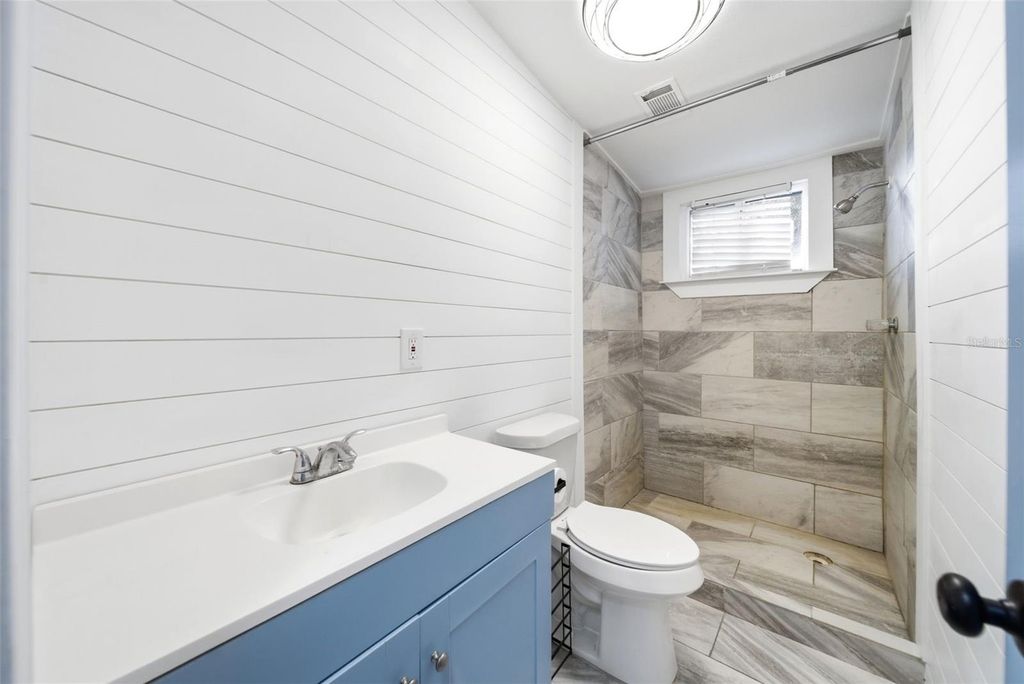 Image 13 of property listing at 17643 EVANS TRAIL, Orlando, FL 32833