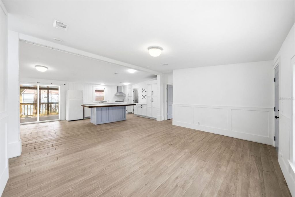 Image 4 of property listing at 17643 EVANS TRAIL, Orlando, FL 32833