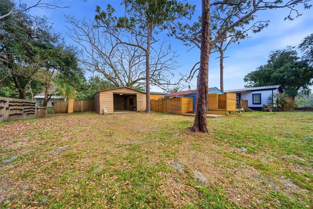 Image 31 of property listing at 17643 EVANS TRAIL, Orlando, FL 32833