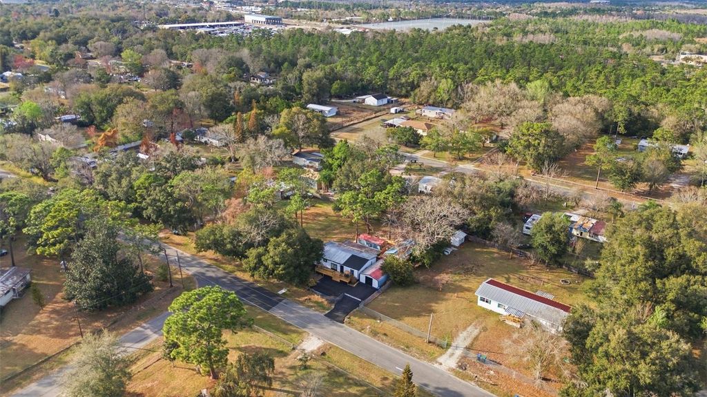 Image 32 of property listing at 17643 EVANS TRAIL, Orlando, FL 32833