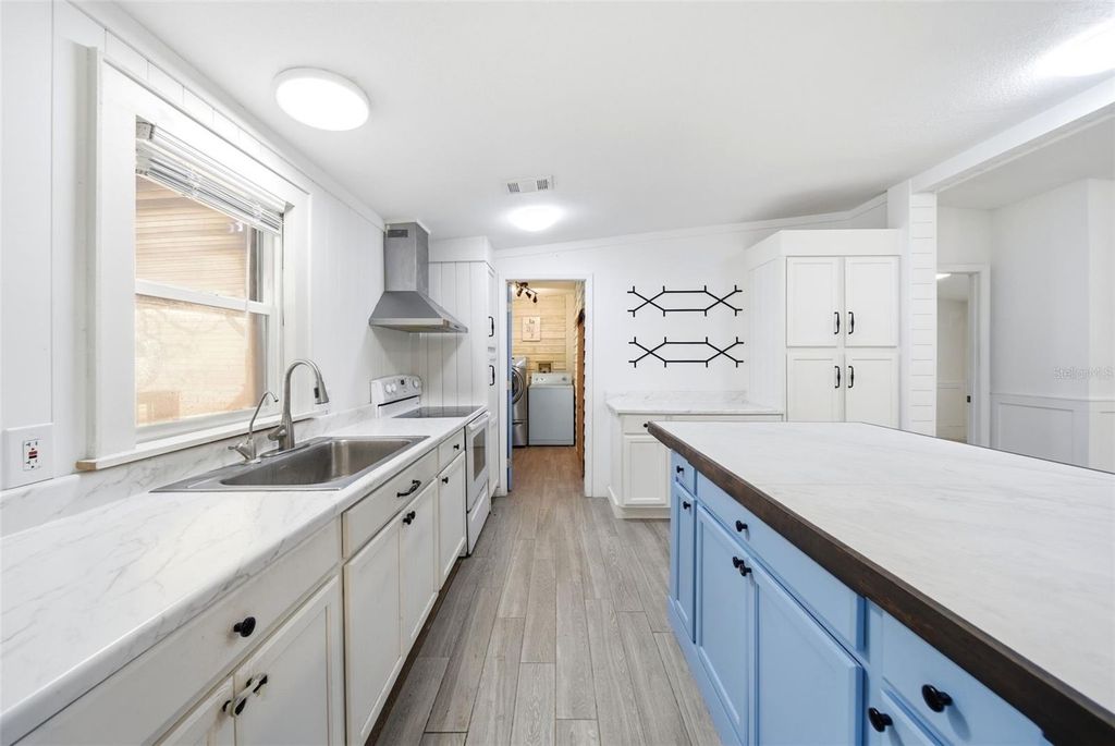 Image 8 of property listing at 17643 EVANS TRAIL, Orlando, FL 32833