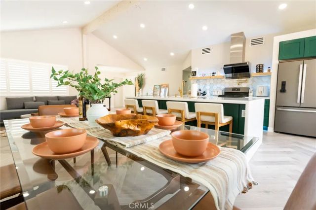 575 N Burton Way, Palm Springs, CA 92262