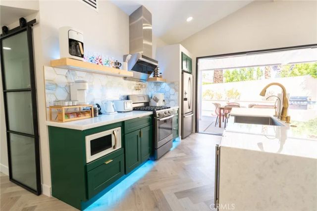 575 N Burton Way, Palm Springs, CA 92262