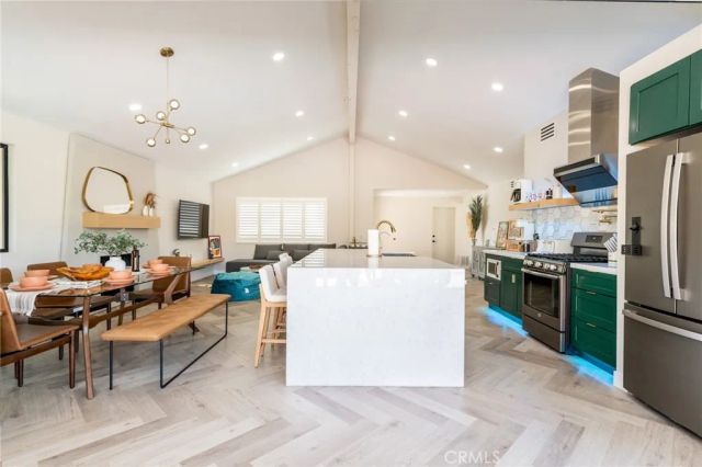 575 N Burton Way, Palm Springs, CA 92262