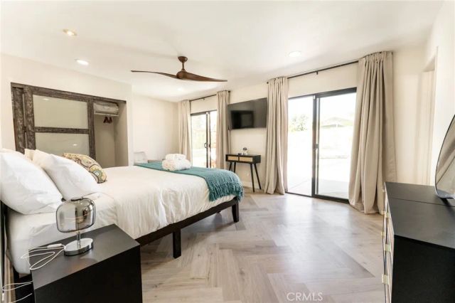 575 N Burton Way, Palm Springs, CA 92262