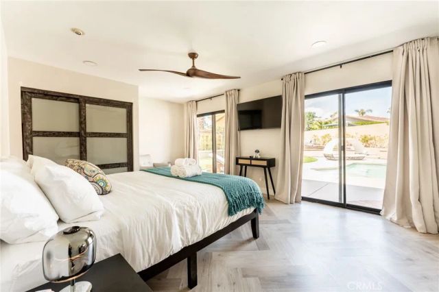 575 N Burton Way, Palm Springs, CA 92262