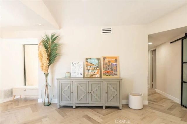 575 N Burton Way, Palm Springs, CA 92262