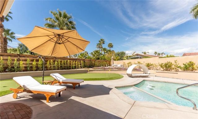 575 N Burton Way, Palm Springs, CA 92262
