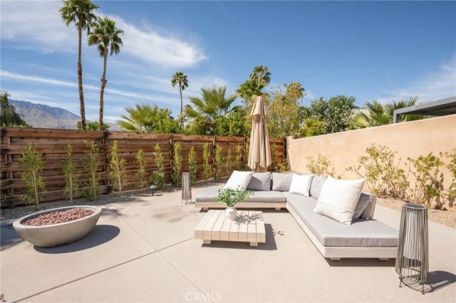 575 N Burton Way, Palm Springs, CA 92262