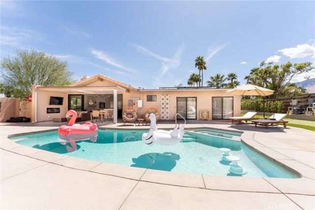 575 N Burton Way, Palm Springs, CA 92262