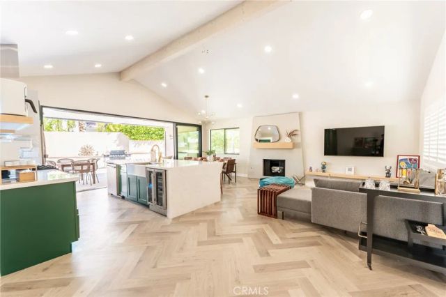 575 N Burton Way, Palm Springs, CA 92262