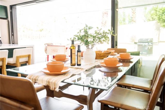 575 N Burton Way, Palm Springs, CA 92262