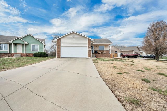 2504 N Mainsgate, Augusta, KS 67010