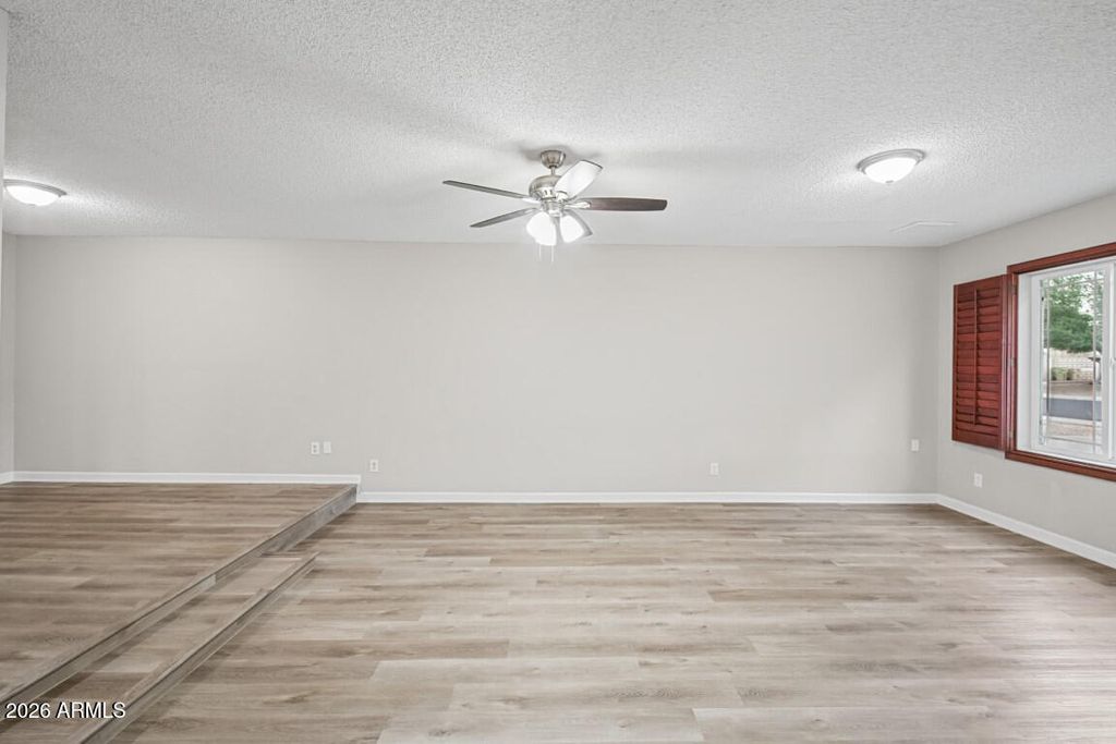 8334 N 57TH Drive, Glendale, AZ 85302 — photo 4