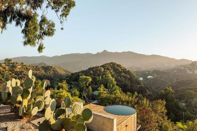 22910 Portage Circle Drive, Topanga, CA 90290