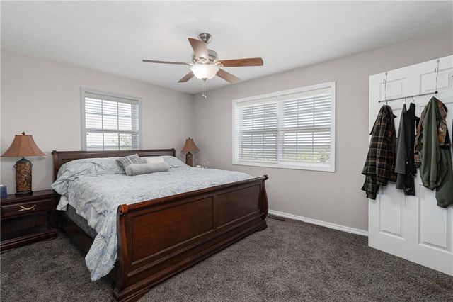 937 Marion County 4018, Yellville, AR 72687