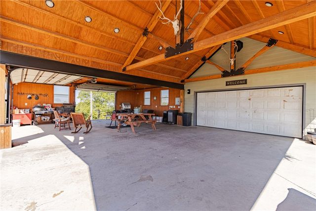 937 Marion County 4018, Yellville, AR 72687