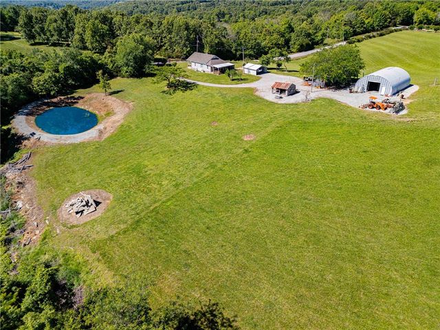 937 Marion County 4018, Yellville, AR 72687