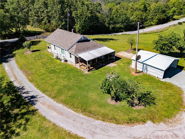 937 Marion County 4018, Yellville, AR 72687