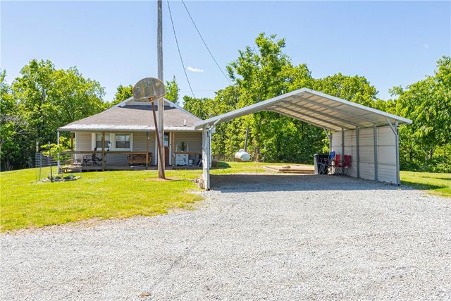937 Marion County 4018, Yellville, AR 72687