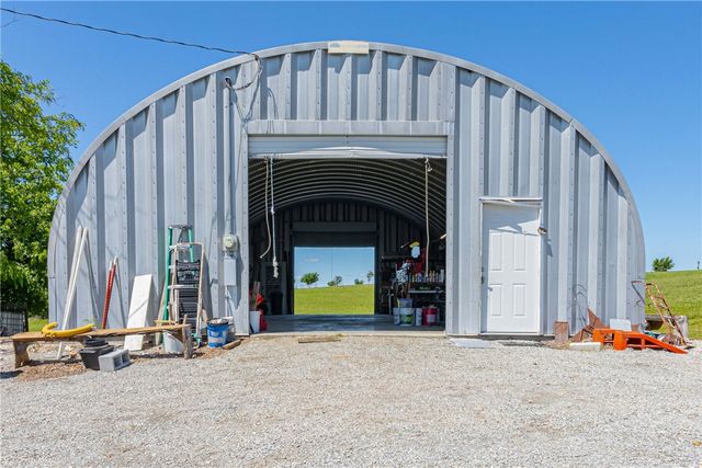 937 Marion County 4018, Yellville, AR 72687