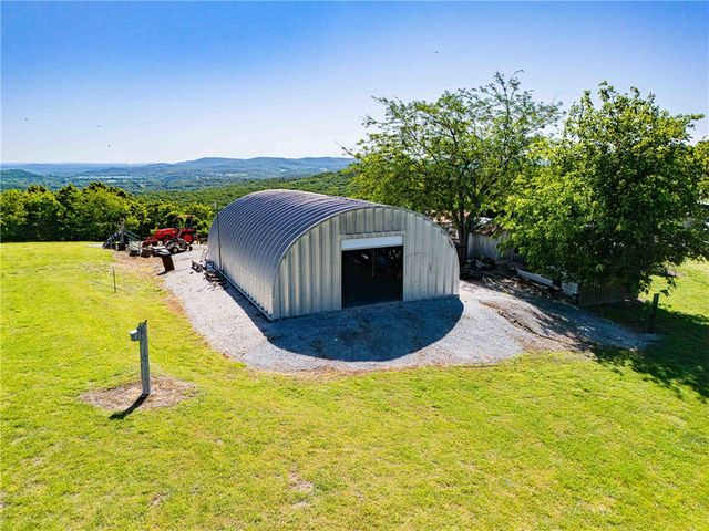 937 Marion County 4018, Yellville, AR 72687