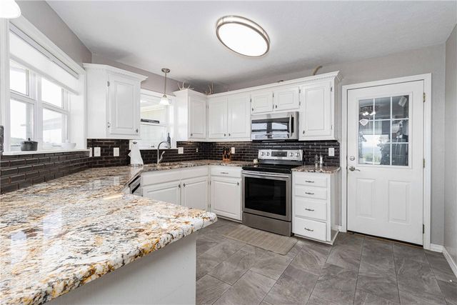 937 Marion County 4018, Yellville, AR 72687