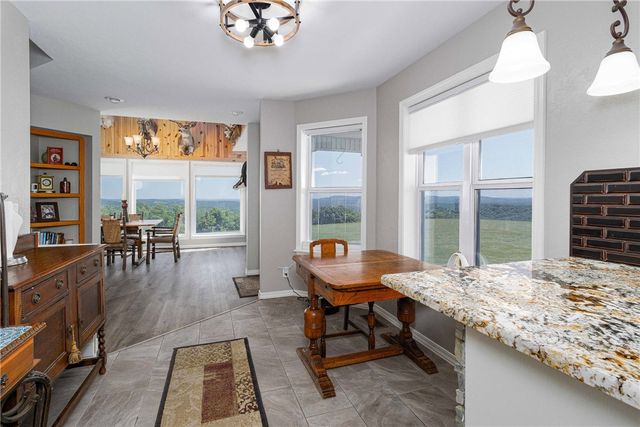937 Marion County 4018, Yellville, AR 72687