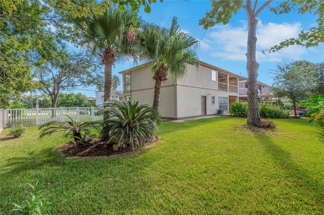 1404 Kipp Avenue, Kemah, TX 77565