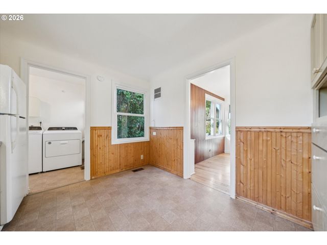 3410 Sw UNDERWOOD Dr, Portland, OR 97225
