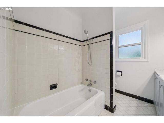 3410 Sw UNDERWOOD Dr, Portland, OR 97225