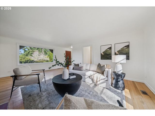 3410 Sw UNDERWOOD Dr, Portland, OR 97225