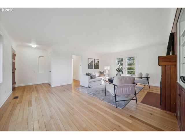 3410 Sw UNDERWOOD Dr, Portland, OR 97225