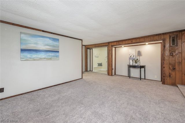 1566 Northeast Avenue, Tallmadge, OH 44278