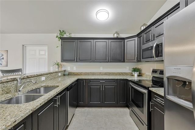 1613 SW 17th AVE, Cape Coral, FL 33991