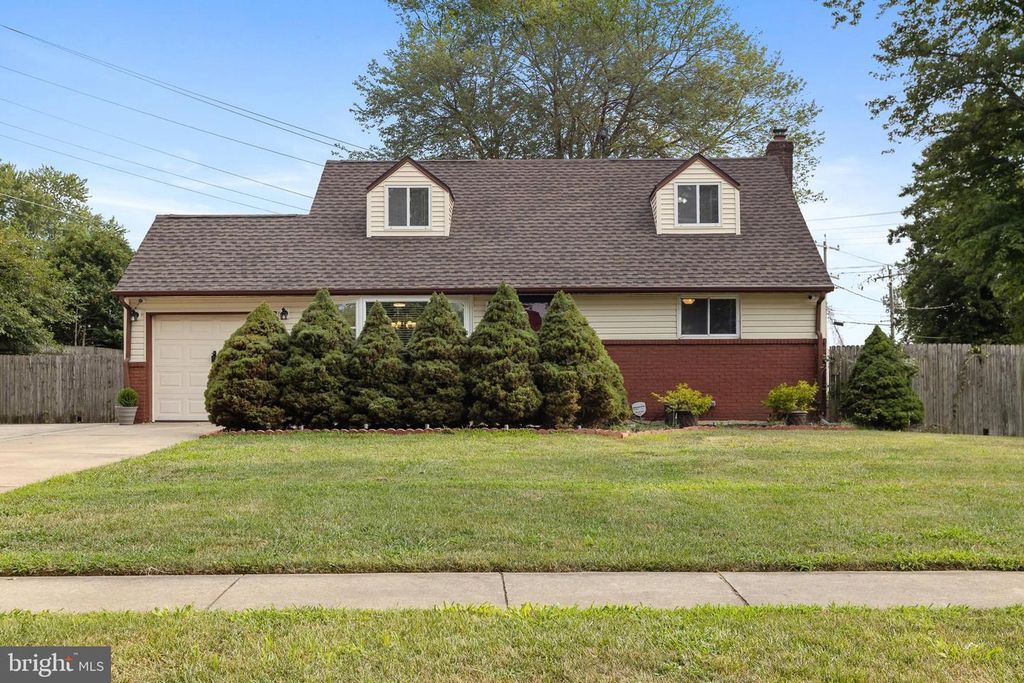 13 MAVISTA CIR, Newark, DE 19713