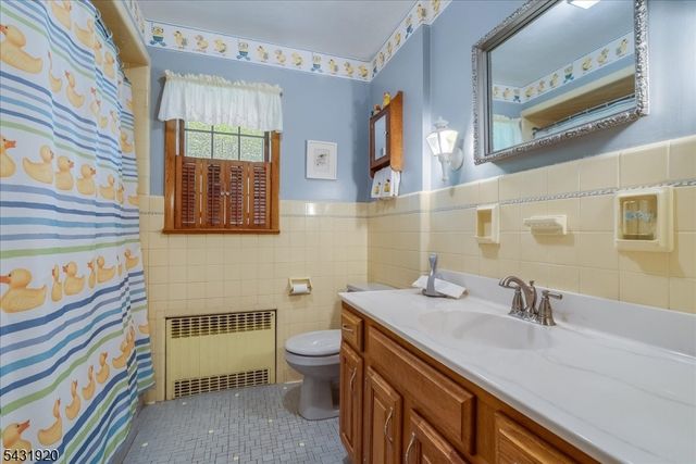 187 Henry Pl, Wyckoff Twp., NJ 07481