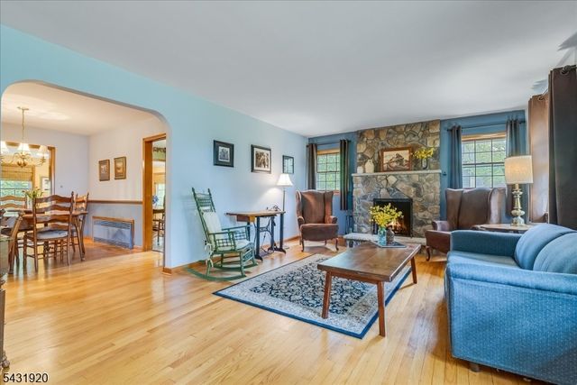 187 Henry Pl, Wyckoff Twp., NJ 07481
