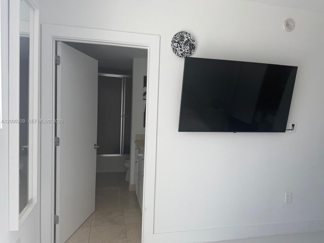 19400 Turnberry Way 331, Aventura, FL 33180