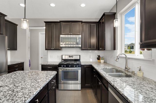 1416 Copper Hills Drive, Carver, MN 55315